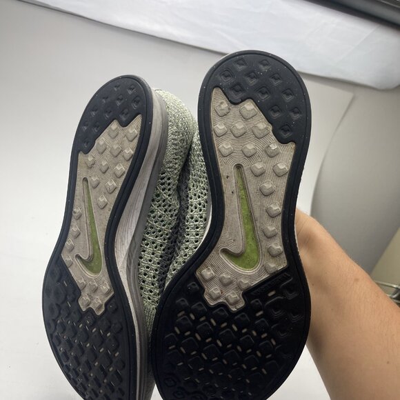 Nike Men’s Flyknit Racer Running Shoe Sz 8 Pistachio Green 526628-103 - Picture 6 of 10